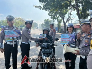 Ops Patuh Agung 2025, Polres Klungkung Laksanakan Imbauan dan Pembagian Brosur di Jalan Bypass Ida Bagus Mantra