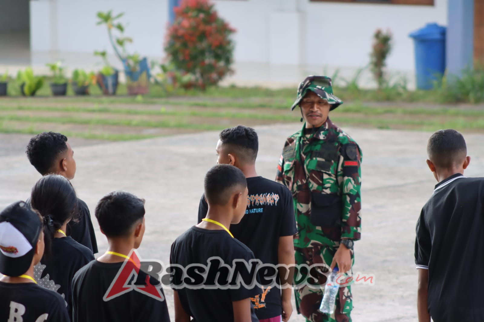 Koramil 1612-01/Ruteng Latih Pembinaan Karakter Siswa Baru SMK Santo Aloisius