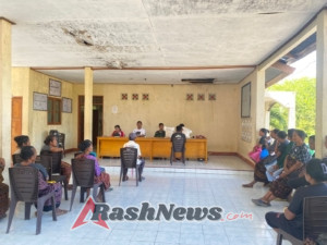 Tepat Sasaran: Babinsa Dampingi Pembagian Beras BULOG kepada Masyarakat