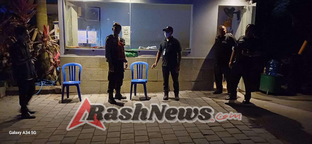 Polsek Kuta Utara Tingkatkan Patroli Malam Pantau Situasi Di Jalan Bumbak Kerobokan.