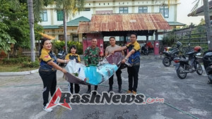 Semangat Kebersamaan, Babinsa dan Warga Banjar Tegal Gelar Aksi Gotong Royong Lingkungan