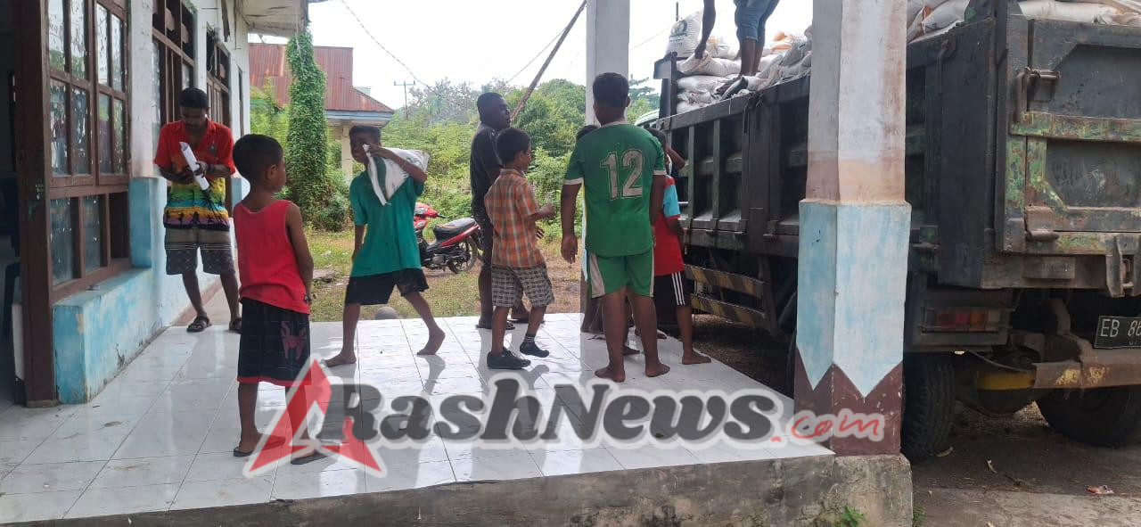 742 Karung Beras Disalurkan, Babinsa Kelurahan Adang Pastikan Bantuan Tepat Sasaran