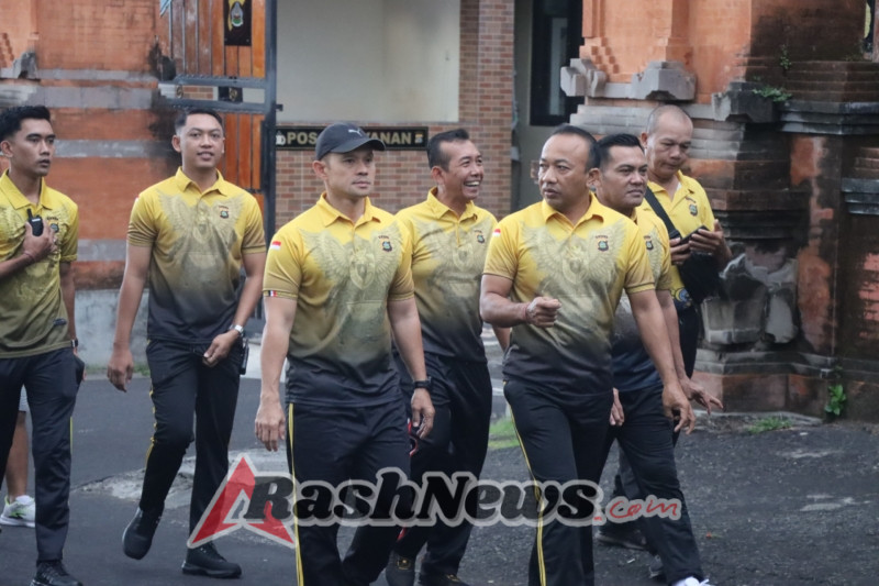 Kapolres Karangasem Pimpin Jalan Santai Untuk Tingkatkan Kebugaran Personil