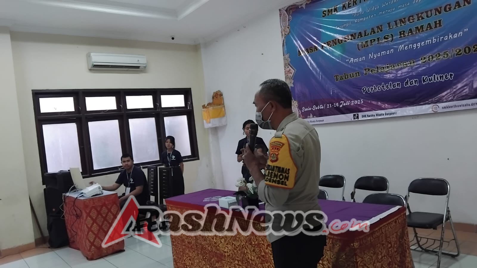 Polsek Denpasar Selatan Gelar Ceramah Kenakalan Remaja dalam Kegiatan MPLS di SMK Kertawisata Renon
