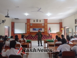 Generasi Muda Berkarakter, Babinsa dan Bhabinkamtibmas Tekankan Bahaya Narkoba dan Persatuan Bangsa