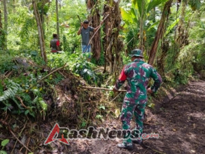 Babinsa Koramil 1602-03 Detusoko Gelar Komsos dan Pamwil di Desa Ekolea