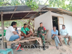 Babinsa Ende Gelar Komsos dan Pamwil untuk Wujudkan Keamanan Wilayah Kondusif
