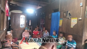 Sejukkan Suasana, Babinsa dan Camat Reok Barat Satukan Dua Warga yang Berselisih