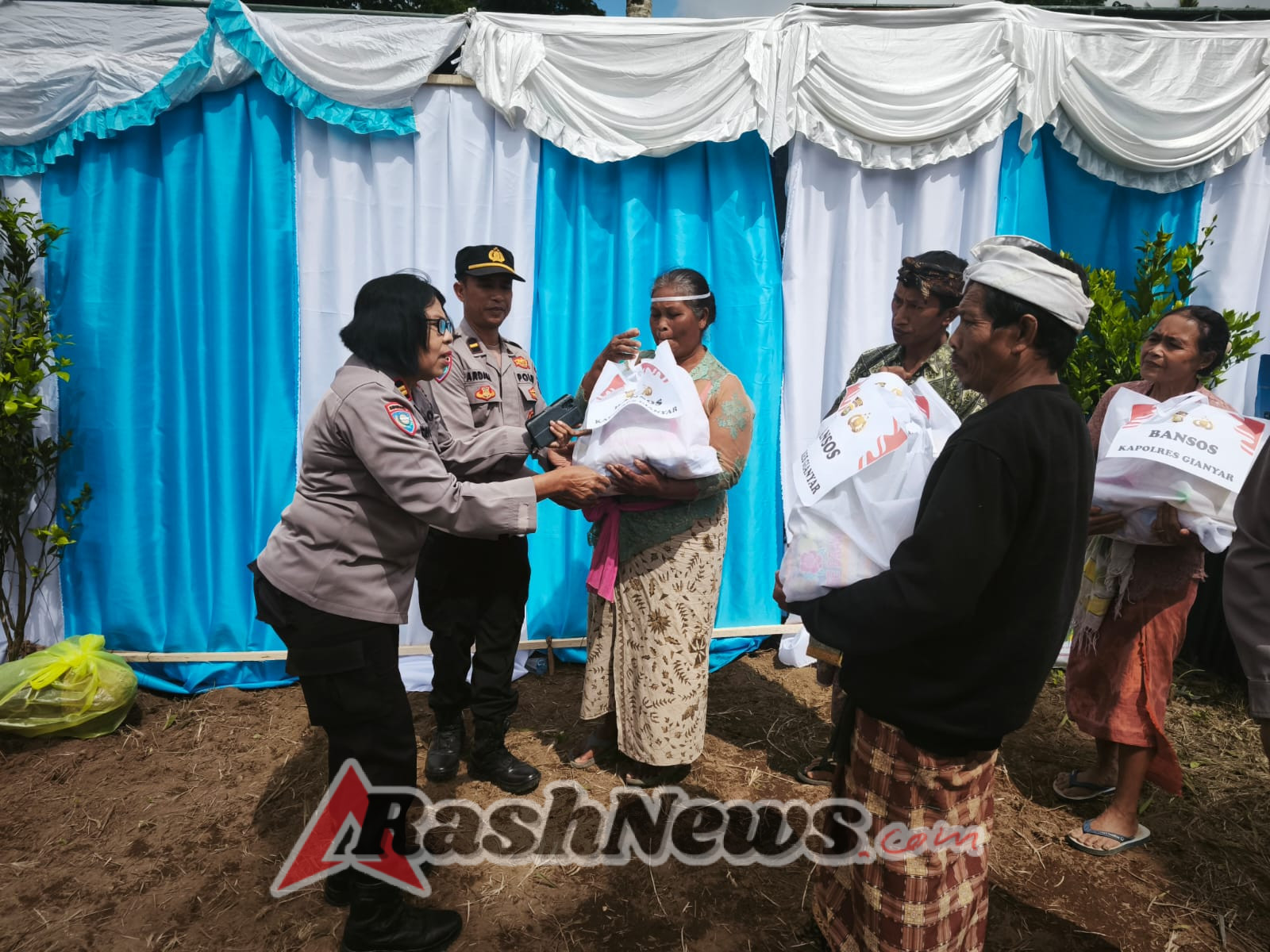 Polres Gianyar Laksanakan Program “Minggu Kasih” dan Baksos di Desa Taro, Tegallalang