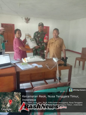 Babinsa Koramil 1612-03/Reok Kawal Penyaluran 7,5 Ton Beras untuk 376 KK di Desa Loce