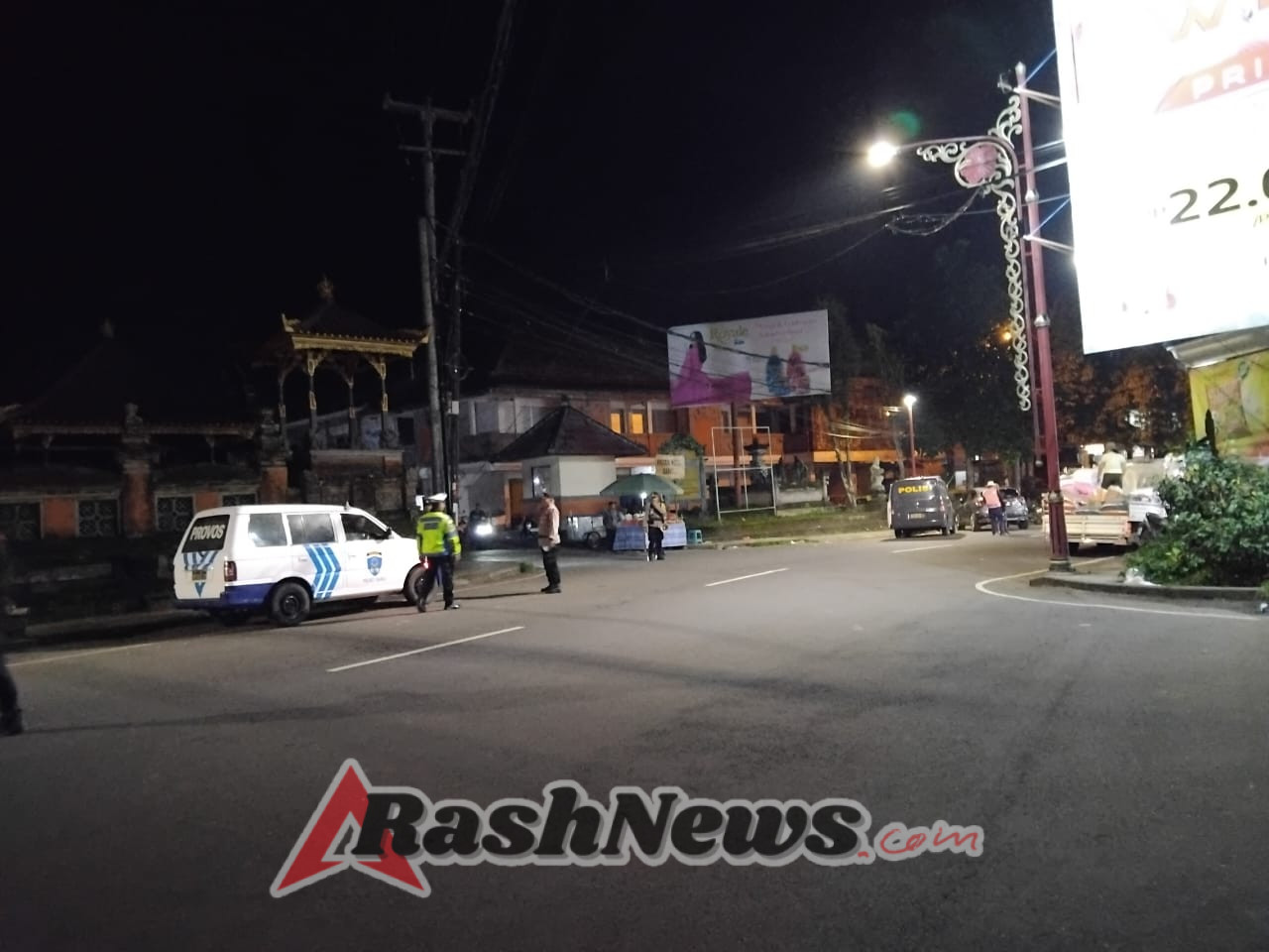 SATGAS PREVENTIF POLRES BANGLI GELAR PATROLI MALAM OPERASI PATUH AGUNG 2025 DI JALAN RAYA MERDEKA