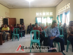 Kesiapan HUT RI ke-80: Babinsa Serma La Ngkawea Hadiri Rapat Persiapan di Kecamatan Hewokloang
