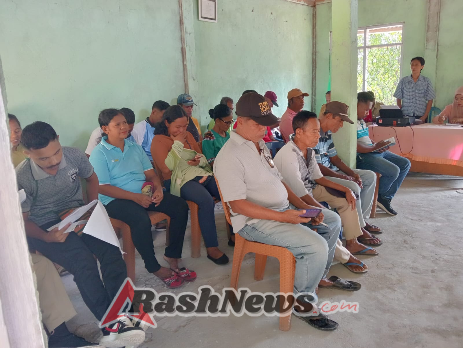 Musdes Desa Niranusa Berjalan Lancar, Babinsa Ajak Warga Jaga Kamtibmas