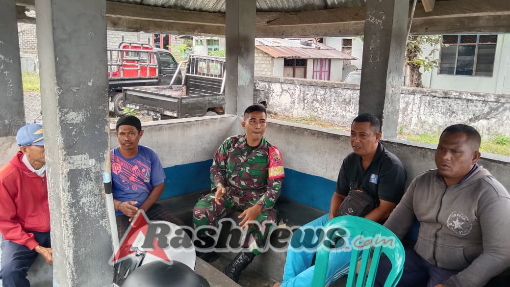 Babinsa Koramil Ndona Aktif Pantau Situasi Keamanan dan Berikan Himbauan Warga