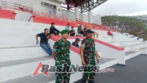 Personel Kodim 1623/Karangasem laksanakan pengamanan Kejuaraan Sepak Bola Piala Soeratin U-17.