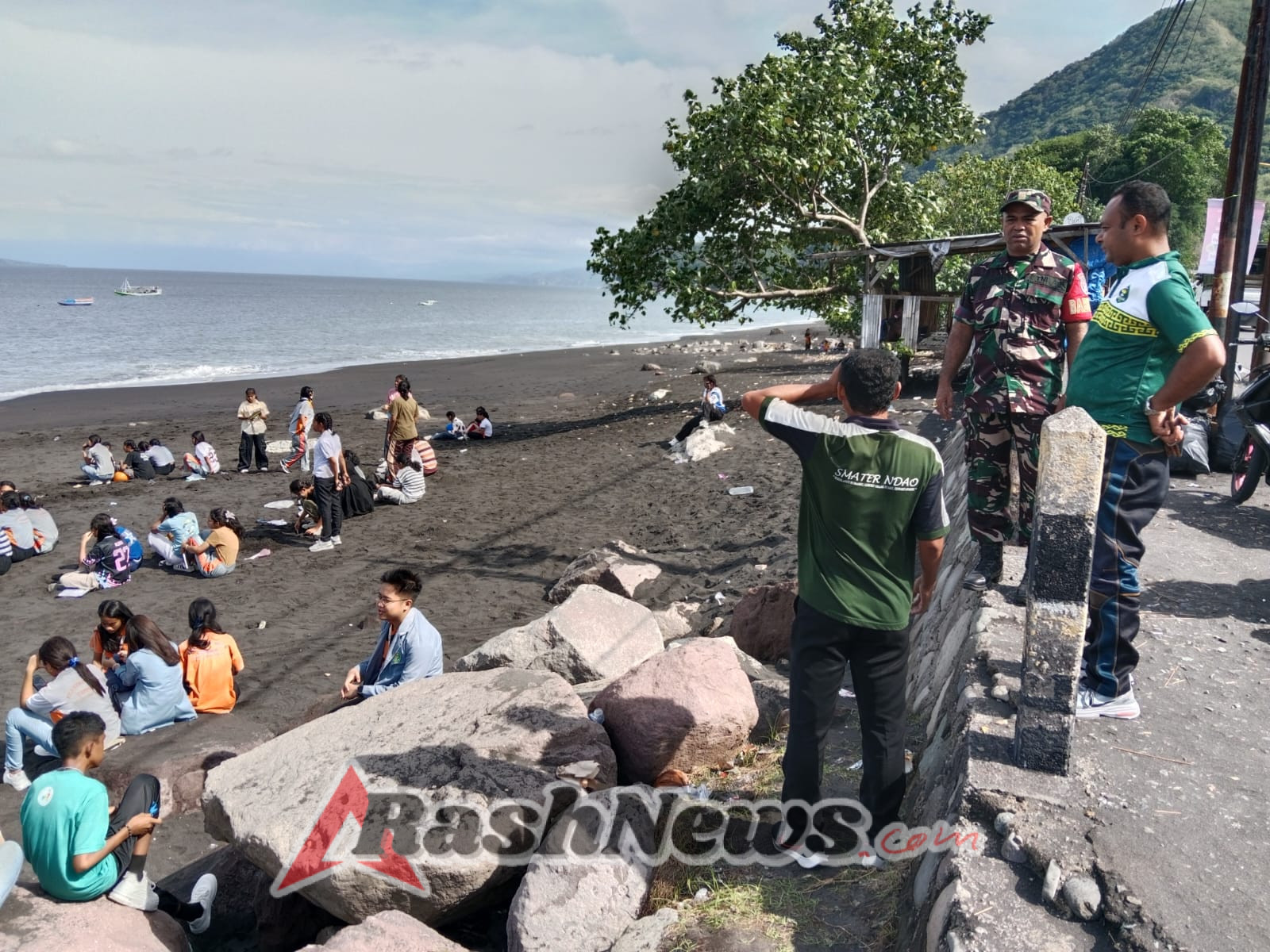Sinergi TNI dan Sekolah, Babinsa Pantau Outbound 270 Pelajar di Kelurahan Kota Ratu
