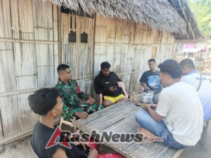 Warga Nggesa Apresiasi Kehadiran Babinsa dalam Kegiatan Komsos dan Pemantauan Wilayah