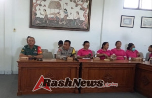 TNI Peduli Generasi Sehat, Babinsa Desa Batuan Hadiri Forum Rembug Stunting 2025