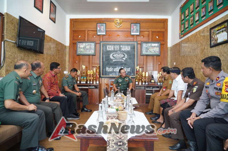 Pangdam IX/Udayana Tekankan Pentingnya Sinergi dan Stabilitas Wilayah dalam Kunjungan ke Tabanan