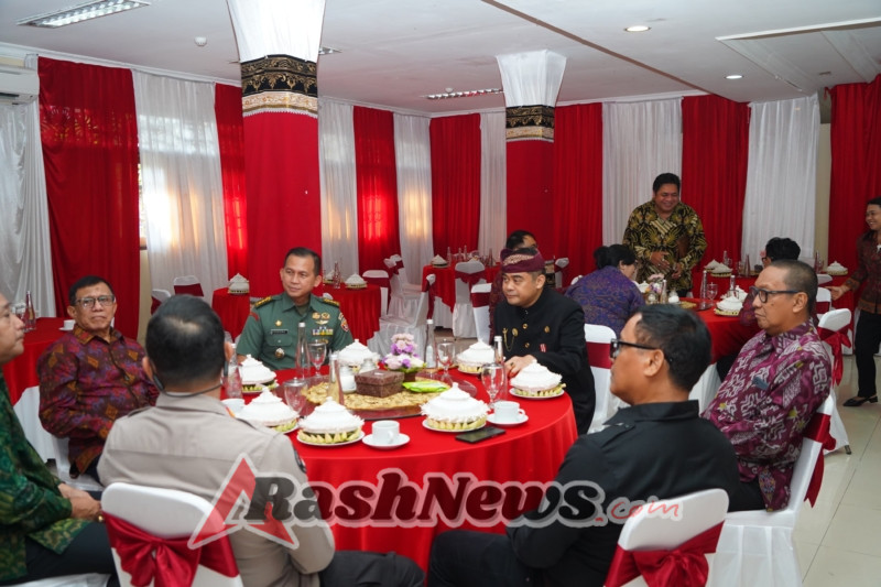 Kapendam IX/UDY Dorong Sinergi Informasi Positif Usai Pelantikan Pengurus PWI Bali