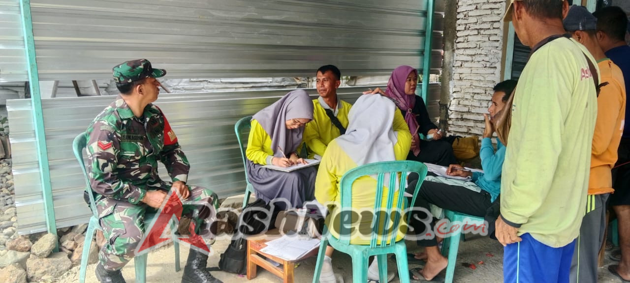 Babinsa Lape dan Dinas Peternakan Laksanakan Vaksinasi 486 Sapi di Dusun Unter Malang