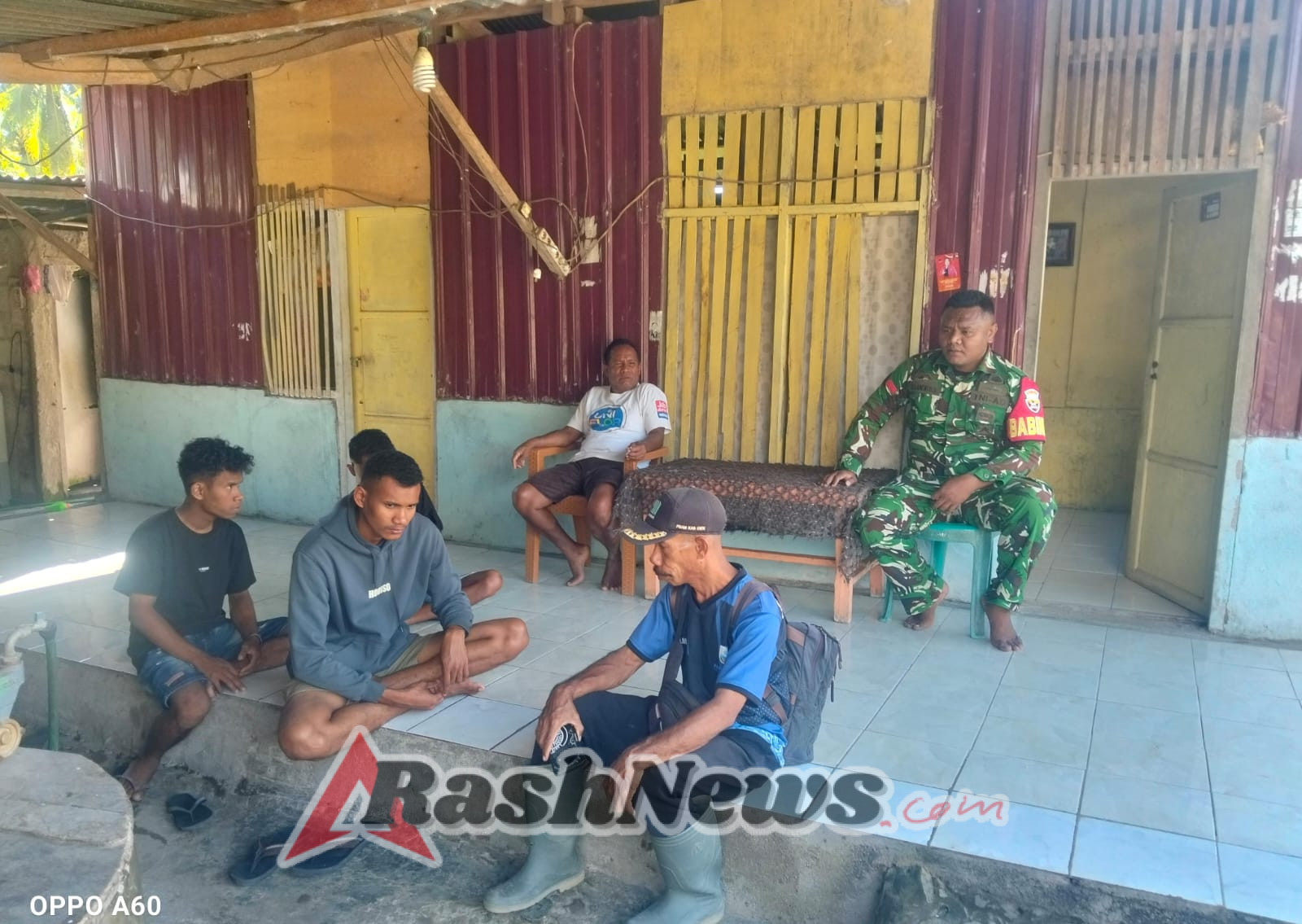 Babinsa Praka Ramdani Aktif Sambangi Warga, Perkuat Kedekatan TNI dan Masyarakat Watukamba