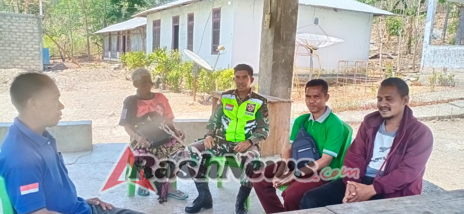 Lewat Komsos, Babinsa Koramil 1618-01/Miotim Tekankan Pentingnya Monitoring Wilayah