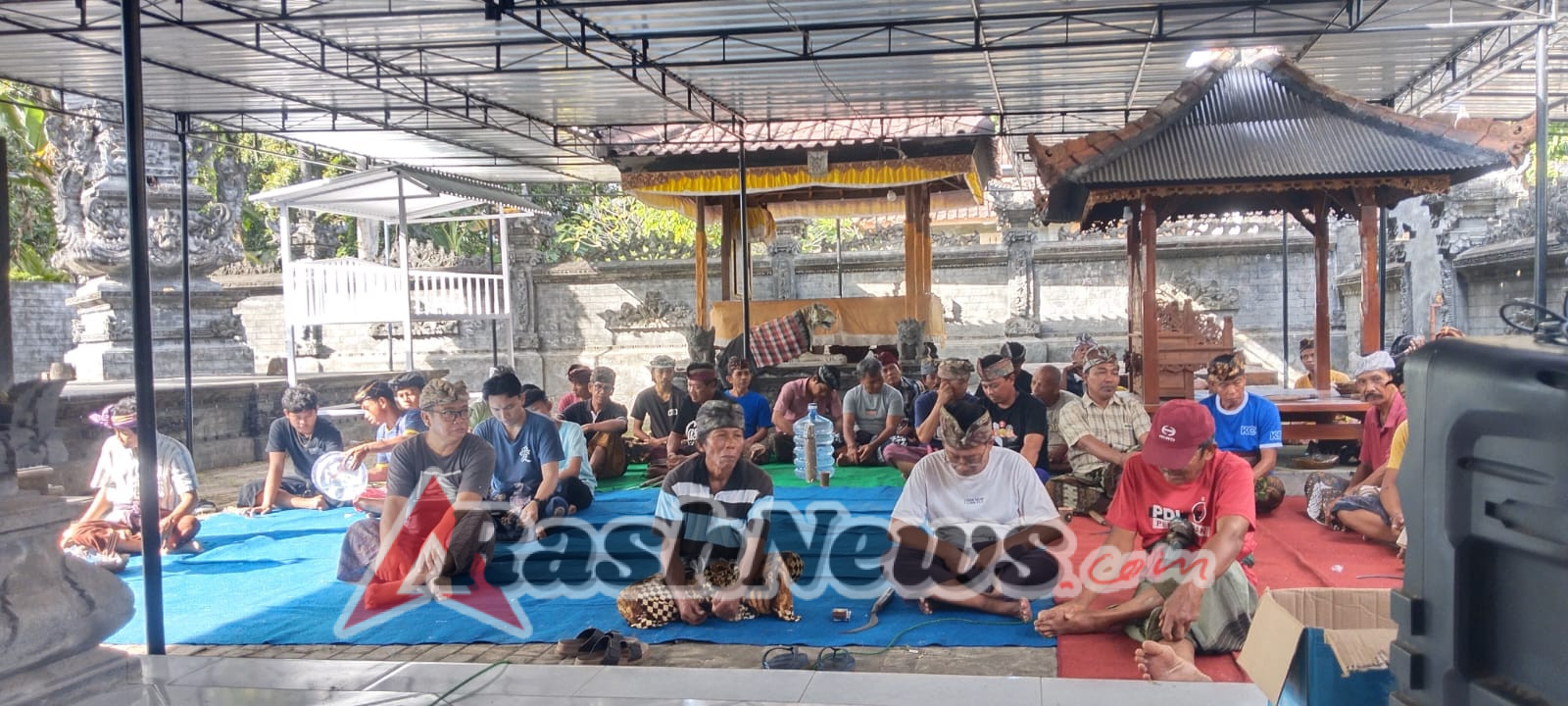 Semangat Gotong Royong Gelora di Celukanbawang: Babinsa dan Warga Bersatu Siapkan Piodalan Agung