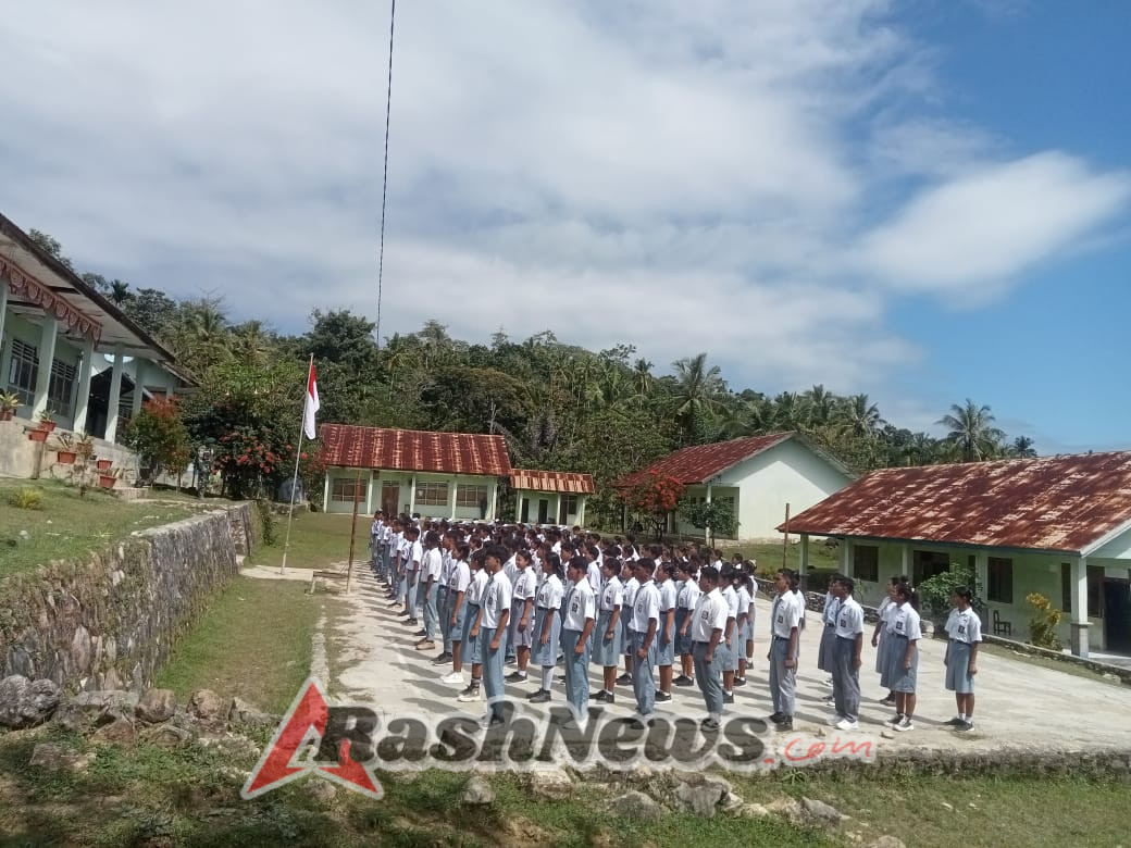 Babinsa dan SMA Negeri Santian Siap Kibarkan Bendera Merah Putih di HUT RI ke-80