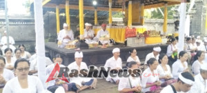 Kapolsek Selemadeg Hadiri Penganyar di Pura Luhur Dhang Khayangan Srijong