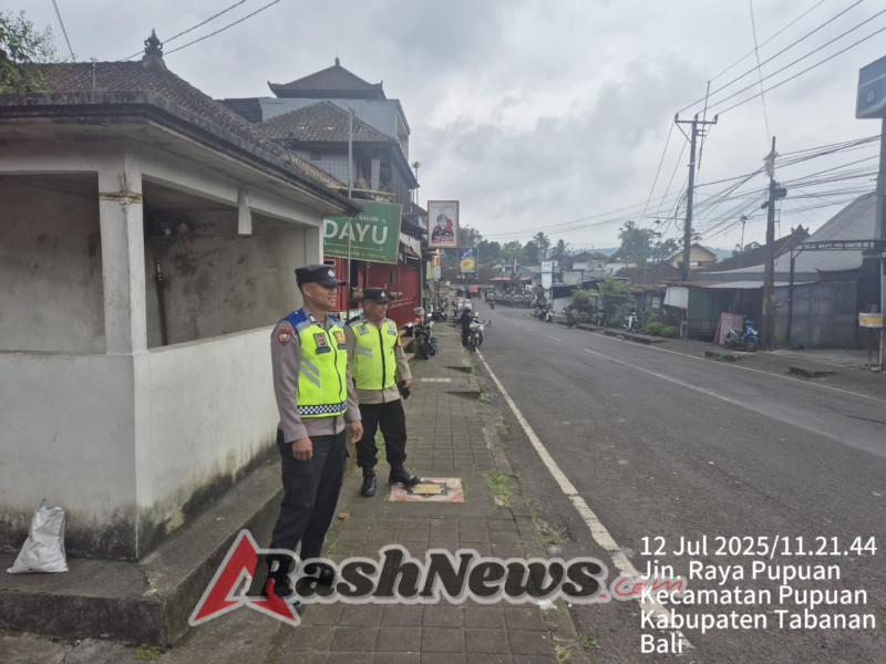 Polsek Pupuan Laksanakan Strong Point untuk Ciptakan Kamtibcar Lantas yang Kondusif