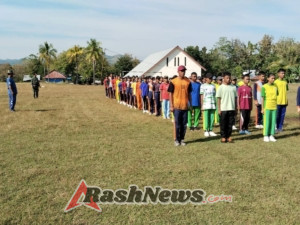 TNI Masuk Sekolah: Babinsa Koramil 01/Loli Latih PBB Siswa SMA