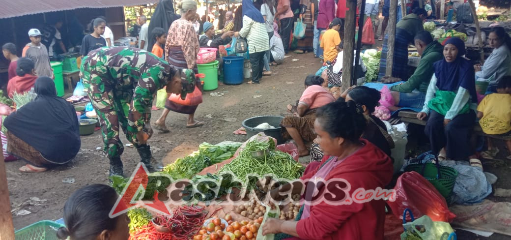 Bersama Warga Nduaria, TNI Gelar Komsos dan Pemantauan Wilayah Demi Terciptanya Lingkungan Aman dan Sehat