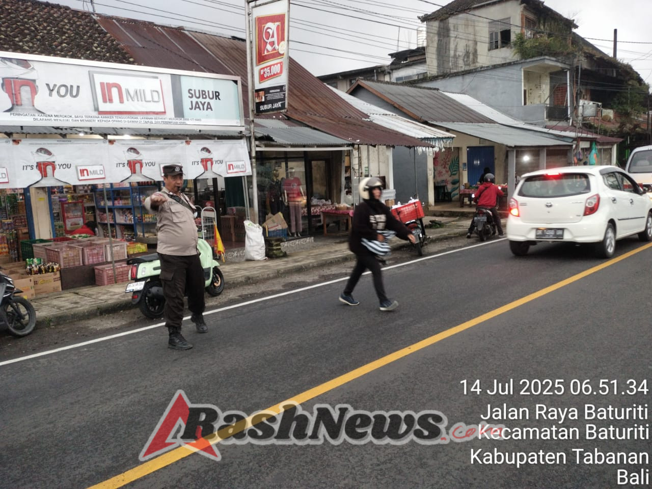 Polsek Baturiti Tingkatkan Keamanan Melalui Pelaksanaan Strong Point pagi