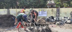 Babinsa Langko Kawal Pembangunan Irigasi Dari Dana Desa