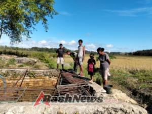 Babinsa Koramil Loli Laksanakan Komsos dan Pantau Debit Air untuk Dukung Ketahanan Pangan