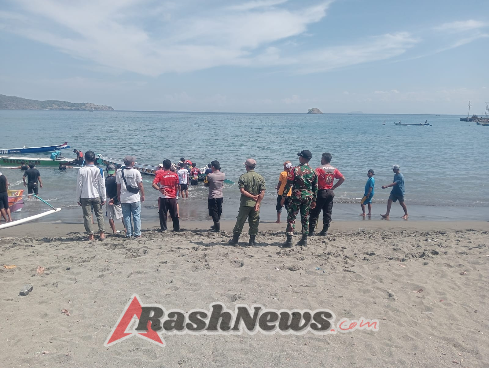 Dukungan Babinsa Desa Labuhan Lalar untuk Melestarikan Acara Adat Sandeka Dilao’ di Masyarakat