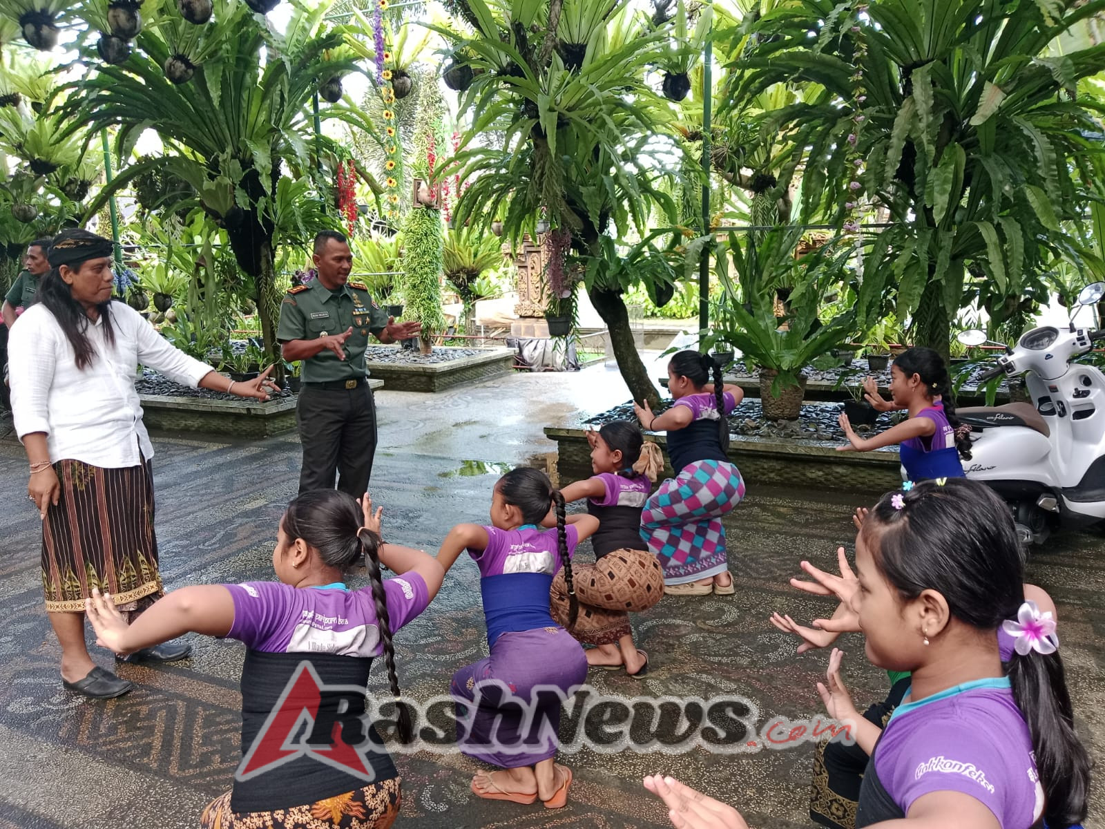 Dandim 1616/Gianyar Dukung Pelestarian Seni Budaya Dengan Komsos di Sanggar Seni Paripurna