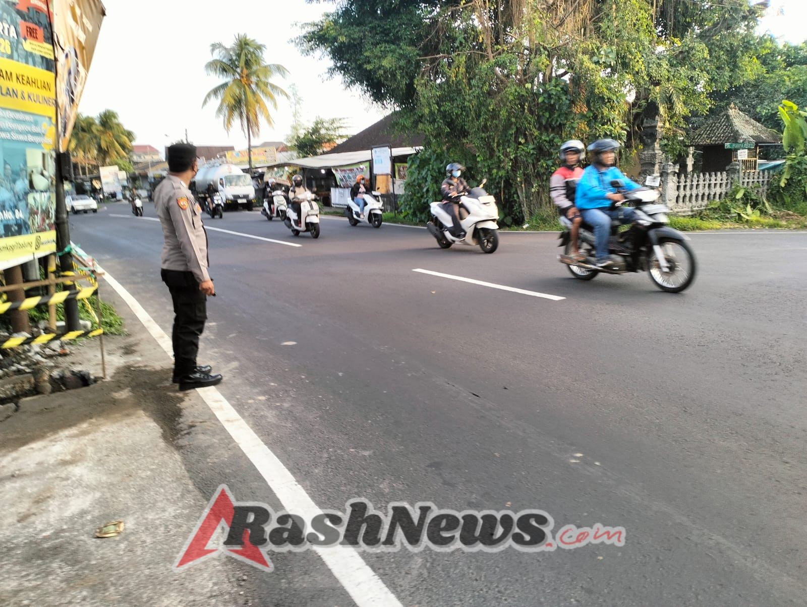 Polsek Abiansemal Intensifkan Gatur Sore, Layani Masyarakat Di Jam Pulang Kerja