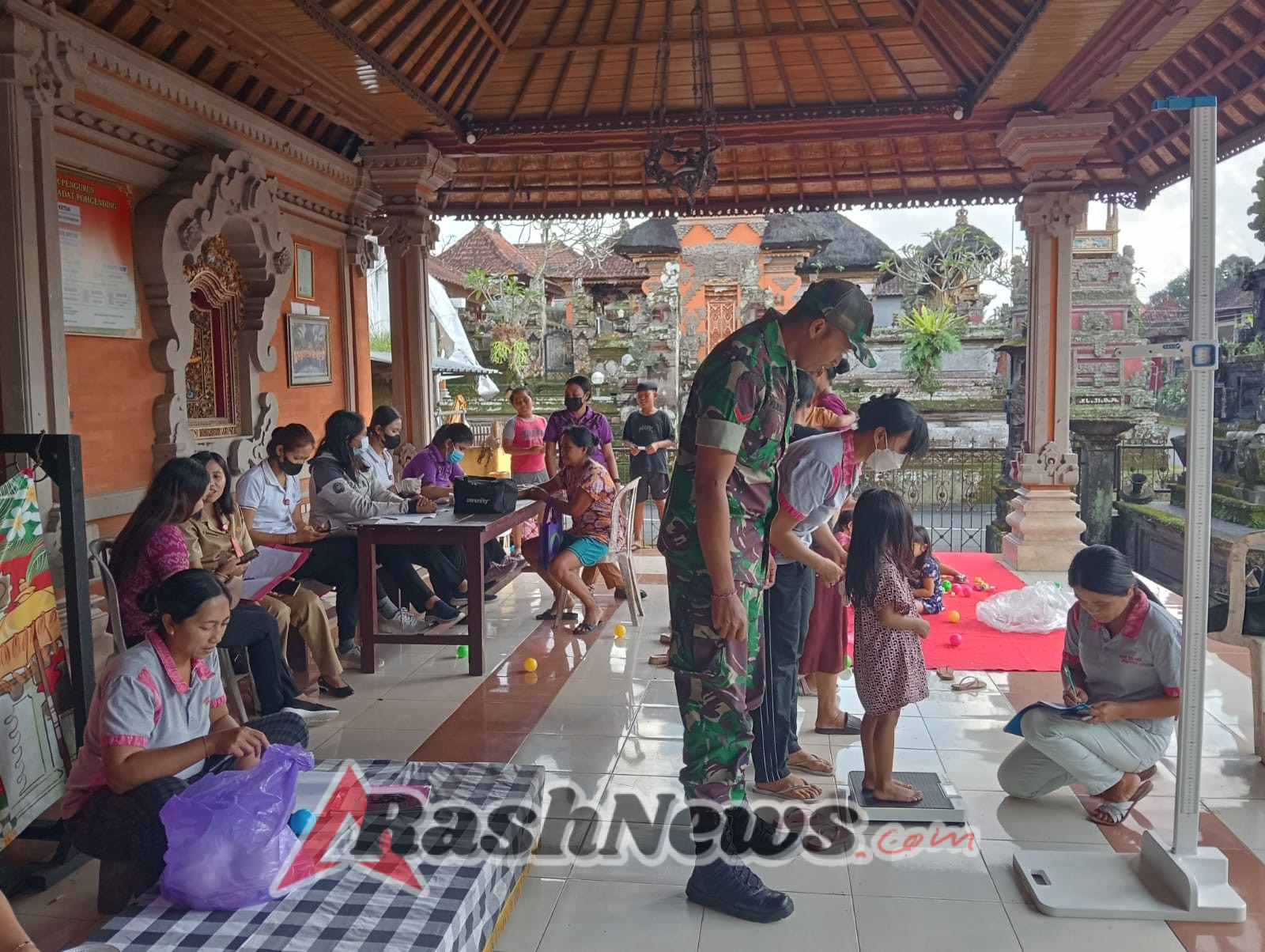 Babinsa Desa Pitra: Sinergi TNI dan Posyandu untuk Kesehatan Balita, Ibu Hamil, dan Lansia