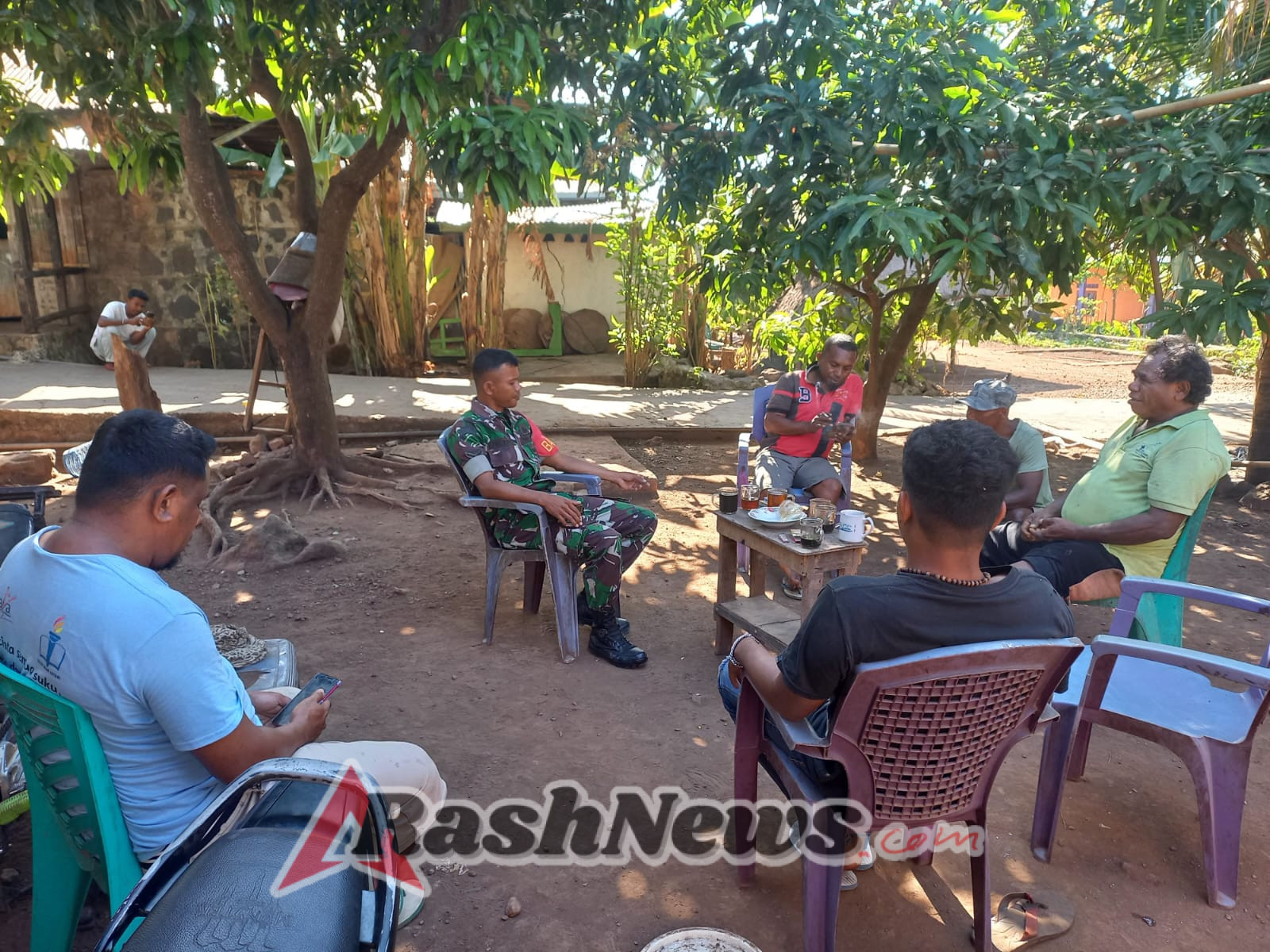 Babinsa Omesuri Turun ke Desa, Tinjau Kondisi dan Sampaikan Imbauan