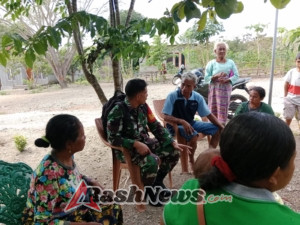 Cuaca Tak Menentu, Babinsa Koramil 1618-01/Miotim Ajak Warga Lebih Peduli Kesehatan