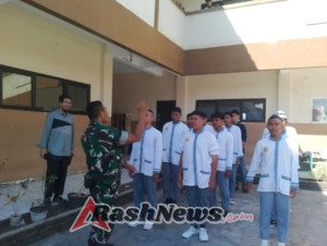 Koramil 1614-01/Dompu Latih Pelajar di Dua Sekolah, Tanamkan Wasbang dan Disiplin Lewat PBB