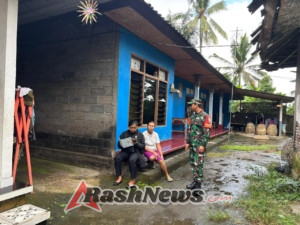 Bersama Dinsos Dan Staf Desa, Babinsa Timuhun Cek Kondisi Warga Kurang Mampu Usulan Bansos