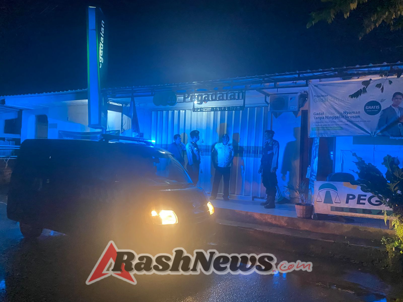 Polsek Bebandem menghimbau Waspada Kejahatan Curas, Curat, dan Curanmor di Wilkum Bebandem dalam Patroli Blue Light Patrol