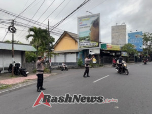 Ciptakan Keselamatan dan Kenyamanan Berlalulintas SatBinmas Rutin melaksanakan Strong Point Pagi