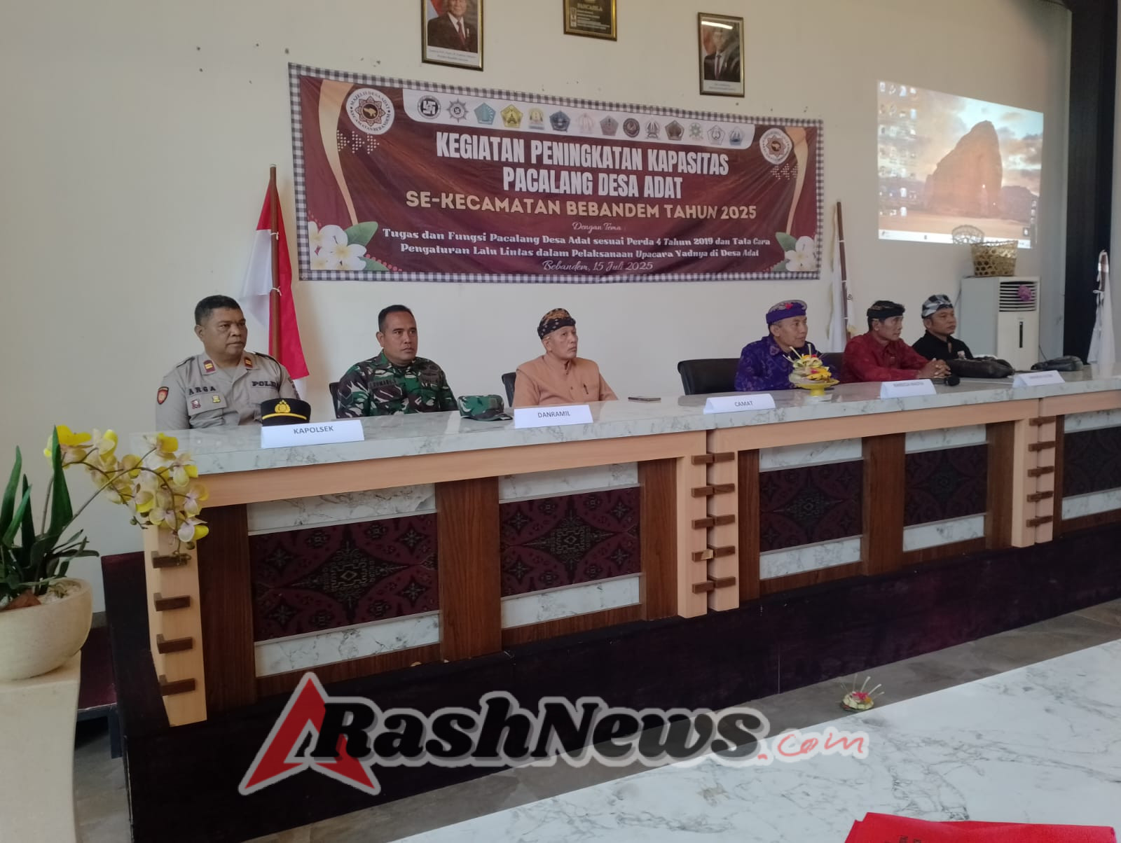 Personel Koramil 1623-07/Bebandem Ikuti Kegiatan Peningkatan Kapasitas untuk Tingkatkan Kemampuan Pecalang