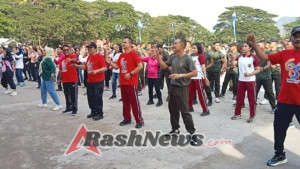 Semangat Kebersamaan, Babinsa Aesesa Ramaikan HUT ke-63 Bank NTT Lewat Olahraga di Kelurahan Danga