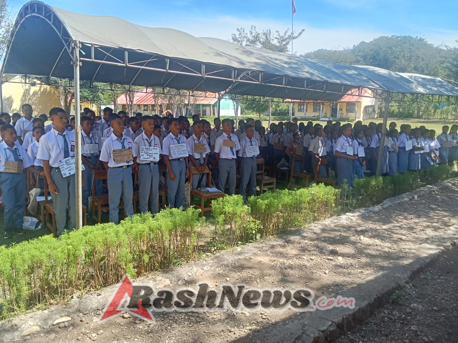 Melalui MPLS, Personel Babinsa Koramil 1618-04/Bisel Tanamkan Jiwa Nasionalisme Sejak Usia Muda.