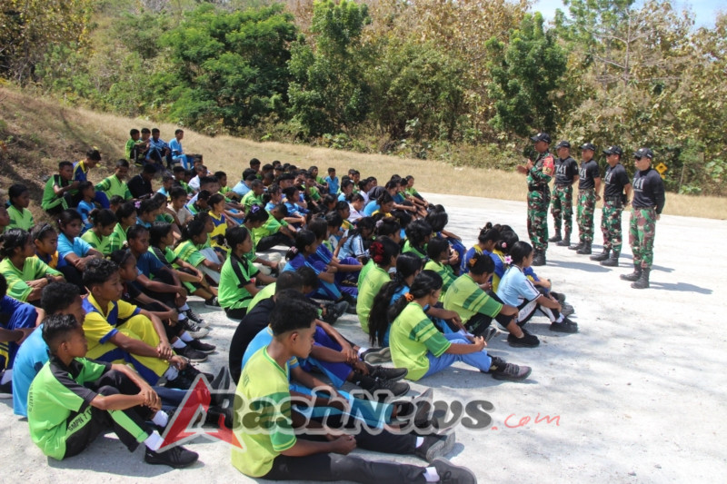 SMAN 4 Atambua Laksanakan MPLS Siswa Baru, Satgas Yonif 741/GN Beri Dukungan Ajarkan PBB dan Bela Negara